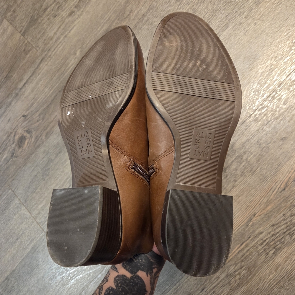 Naturalizer • Brown Leather Booties - Picture 5 of 11